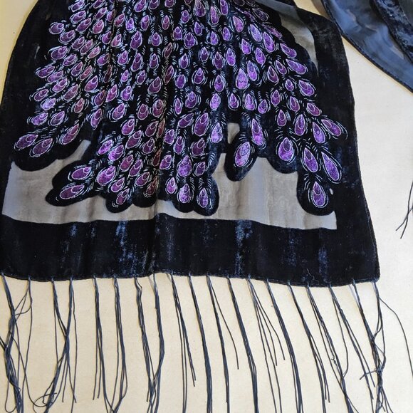 Peacock design black/purple shawl - Picture 8 of 11
